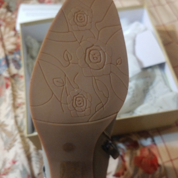 NWT ARITSA SHOE BOOT - Picture 2 of 2